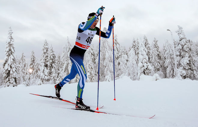 IIVO NISKANEN på väg mot en sensationell seger i herrarnas 15 km i världscupen i Ruka. Nu skall han köra för svenska Team Coop i avslutningen av Swix Ski Classics. Foto: NORDIC FOCUS