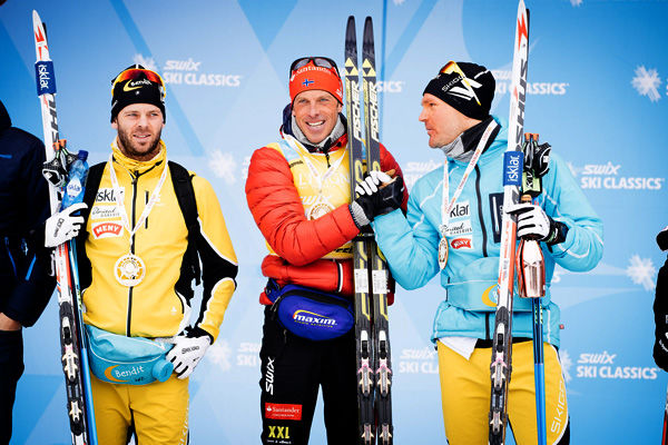 ANDERS AUKLAND (mitten) vann La Sgambeda före Johan Kjölstad (tv) och Öystein Pettersen. Foto: SWIX SKI CLASSICS
