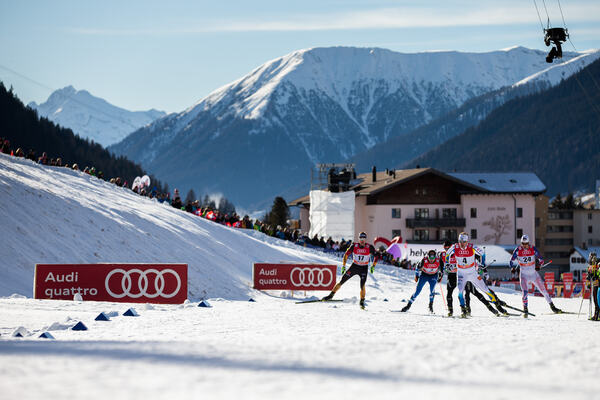 21.12.2014, Davos, Switzerland (SUI): (l-r) Sebastian Eisenlauer (GER), Fischer, One Way, Rottefella, Adidas, Martti Jylhae (FIN), Salomon, Yoko, Emil Joensson (SWE), Fischer, Swix, Rottefella, Craft and Andrew Young (GBR)- FIS world cup cross-country, i NordicFocus