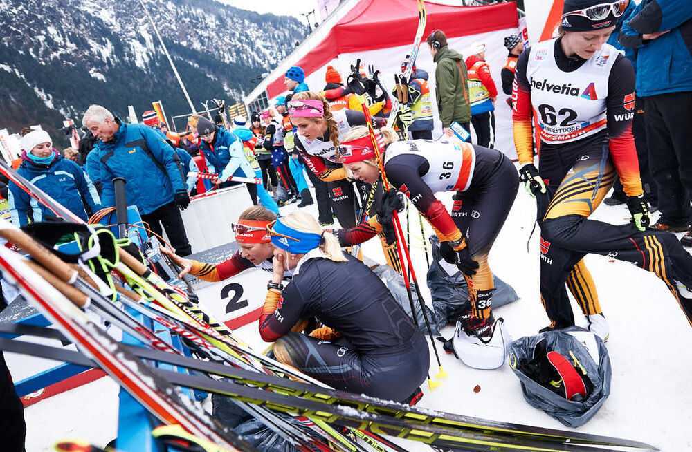 04.01.2015, Oberstdorf, Germany (GER): german girls reading result lists- FIS world cup cross-country, tour de ski, pursuit women, Oberstdorf (GER). www.nordicfocus.com. © Felgenhauer/NordicFocus. Every downloaded picture is fee-liable.