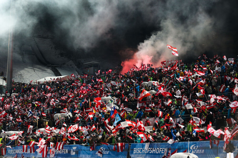 06.01.2015, Bischofshofen, Austria (AUT): spectators- FIS world cup ski jumping, four hills tournament, individual HS140, Bischofshofen (AUT). www.nordicfocus.com. © Laiho/NordicFocus. Every downloaded picture is fee-liable. NordicFocus 06.01.2015, Bischofshofen, Austria (AUT): spectators- FIS world cup ski jumping, four hills tournament, individual HS140, Bischofshofen (AUT). www.nordicfocus.com. © Laiho/NordicFocus. Every downloaded picture is fee-liable.