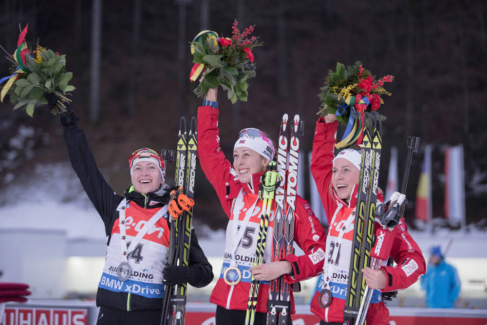 16.01.2015, Ruhpolding, Germany (GER): Darya Domracheva (BLR), Fanny Welle-Strand Horn (NOR), Tiril Eckhoff (NOR) - IBU world cup biathlon, sprint women, Ruhpolding (GER). www.nordicfocus.com. © Manzoni/NordicFocus. Every downloaded picture is fee-liabl