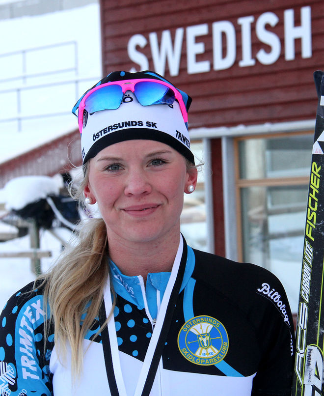 UNGA HEMMATJEJEN Maria Jonasson, var tvåa på halvmaran, tre minuter efter VM-aktuella Sara Lindborg. Foto: THORD ERIC NILSSON