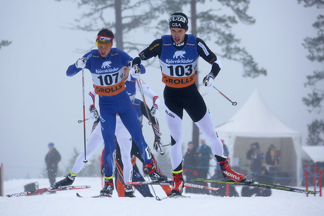 MARCUS HELLNER leder skiathlon-tävlingen på skid-SM i Ånnaboda före Martin Johansson. Foto: KJELL-ERIK KRISTIANSEN