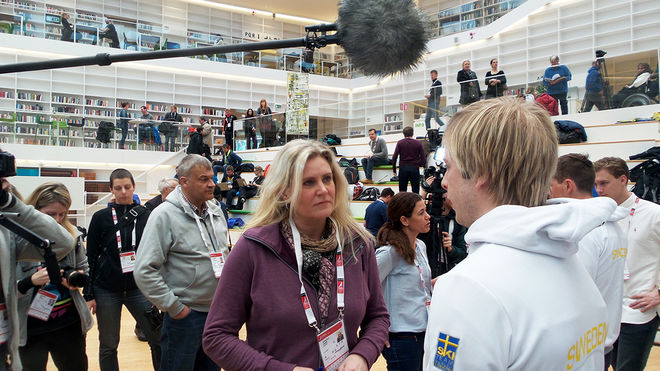 LARS NELSON intervjuas av Camilla Kvartoft under svenska landslagets presskonferens. Foto: THORD ERIC NILSSON