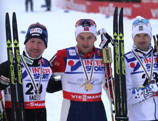 Medaljtrion på 50 m Lucas Bauer, Petter Northug och Johan Olsson.