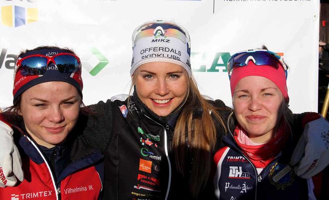 HEDDA BÅNGMAN, Offerdal (mitten) hittade formen lagom till JSM och vann 5 km klassisk före Rebecca Öhrn, Vilhelmina (tv) och Lisa Vinsa, Jukkasjärvi. Foto: THORD ERIC NILSSON