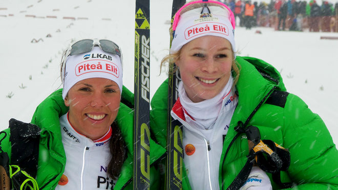 PITEÅ ELIT vann dubbelt vid skid-SM i teamsprint i Kalix. Charlotte Kalla och Jennie Öberg var överlägsna i damklassen. Foto: THORD ERIC NILSSON