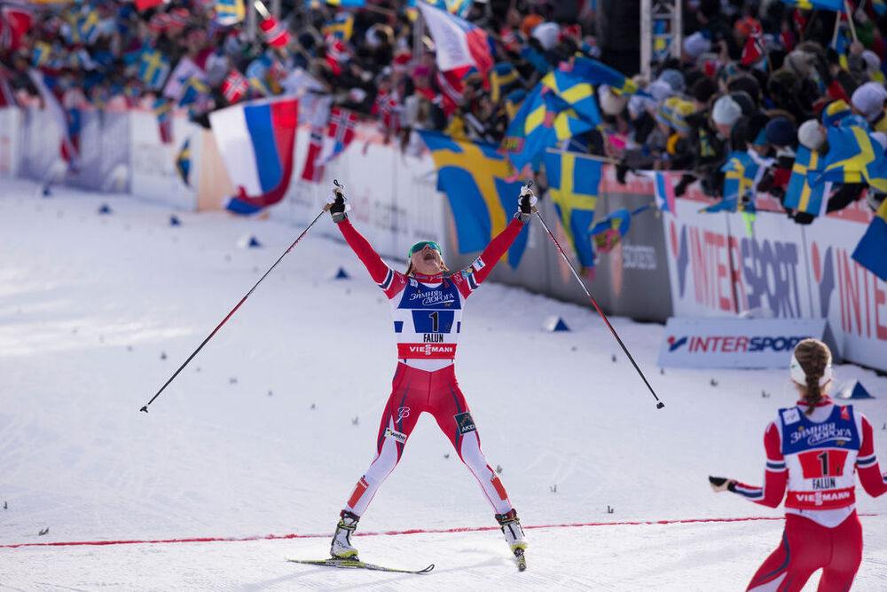 22.02.2015, Falun, Sweden (SWE): Maiken Caspersen Falla (NOR), Ingvild Flugstad Oestberg (NOR), (l-r) - FIS nordic world ski championships, cross-country, team sprint, Falun (SWE). www.nordicfocus.com. © NordicFocus. Every downloaded picture is fee-liab