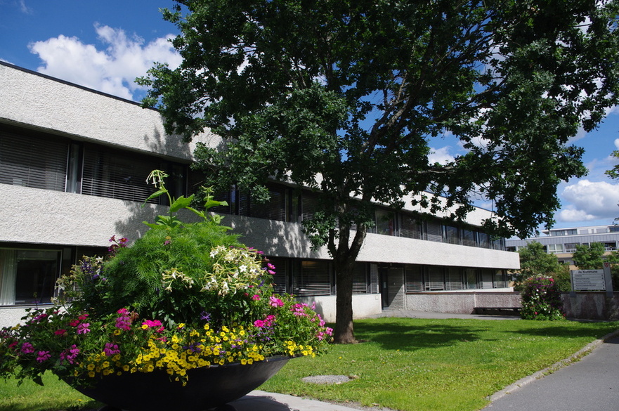 Ås rådhus inngang Skoleveien Ås rådhus inngang Skoleveien