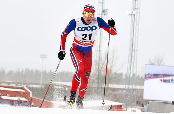 TIMO ANDRÉ BAKKEN lovades en landslagsplats av sprinttränaren Arild Monsen tidigare i vintras. Nu får den norska sprintmästaren ändå ingen plats. Här från världscupen i Östersund, där han var trea. Foto: NORDIC FOCUS
