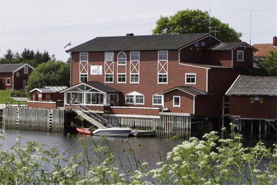 Herøy Brygge fra sjøsiden