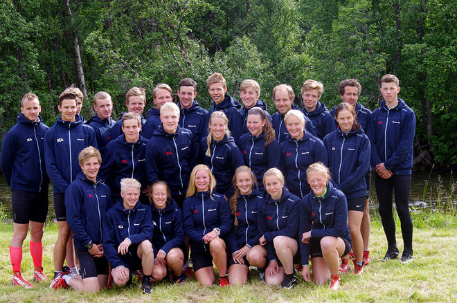 ÅSARNA IK är betydligt flera åkare än dom som tillhör A-landslaget. Här är klubbens elit samlade vid förra veckans läger i Ljungdalen.
