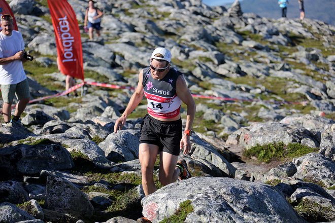 MARTIN JOHANSSON spurtar in till en urstark andra plats i Toppidrettsvekas första tävling i Norge. Foto/rights: KJELL-ERIK KRISTIANSEN/sweski.com