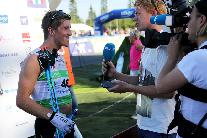- DEN SATT BRA! Calle Halfvarsson intervjuas av norska NRK efter sin seger i Knyken i Orkdal. Foto/rights: KJELL-ERIK KRISTIANSEN/sweskic.om