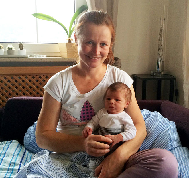 TYSKA FD längdstjärnan Katrin Zeller blev den 25:e september mamma till lilla Vincent. Foto: SKICLUB OBERSTDORF