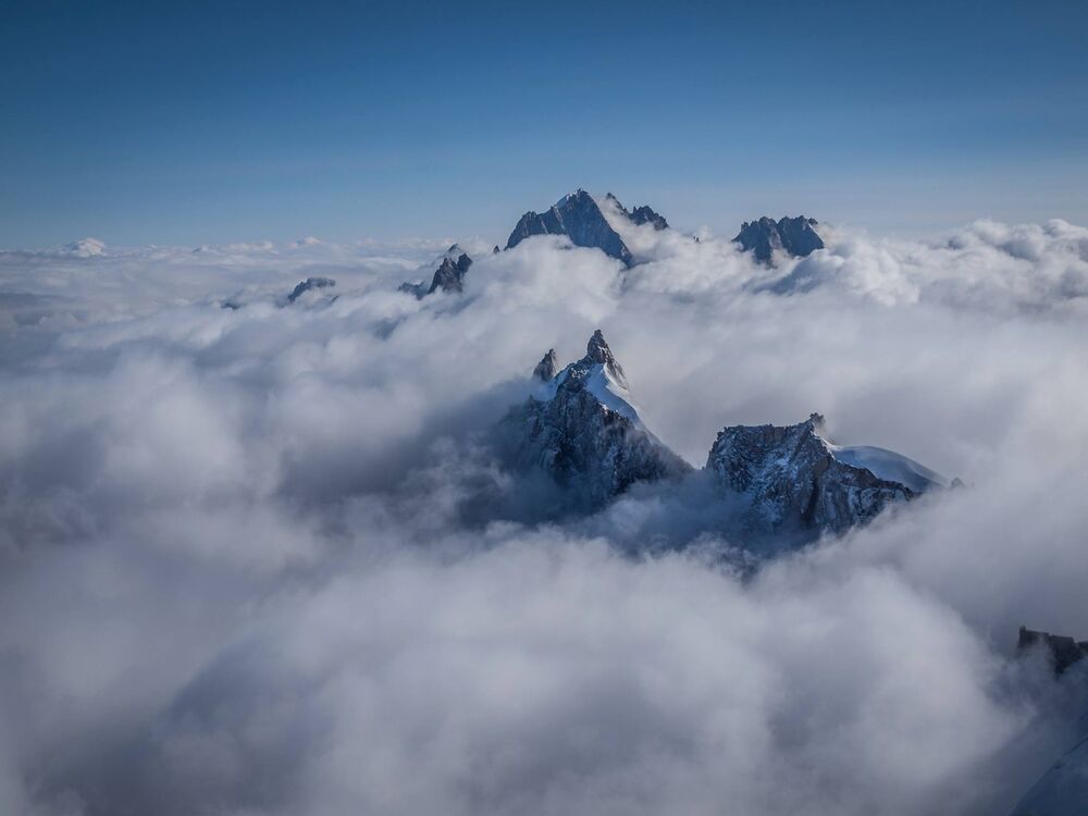 MONTAGNE EN SCENE