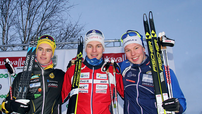 MARCUS GRATE, Täfteå IK (mitten) vann herrarnas juniorklass före favoriten Viktor Thorn, Ulricehamn (tv) och Marcus Fredriksson, Lycksele IF. Foto: THORD ERIC NILSSON