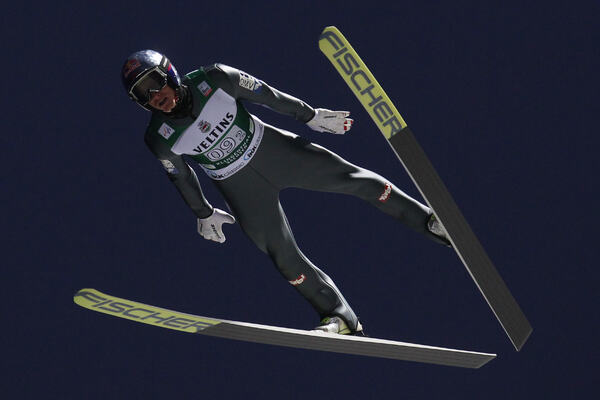 21.11.2015, Klingenthal, Germany (GER): Gregor Schlierenzauer (AUT), Fischer- FIS world cup ski jumping, team HS140, Klingenthal (GER). www.nordicfocus.com. © Domanski/NordicFocus. Every downloaded picture is fee-liable. NordicFocus