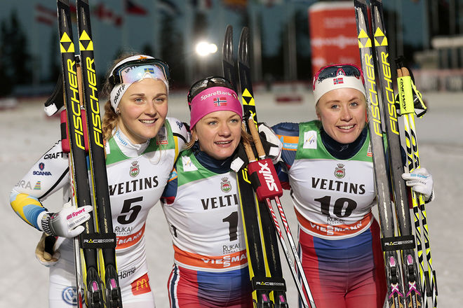 DOM TRE BÄSTA i fredagens sprint, fr v: Stina Nilsson, Maiken Caspersen Falla och Ragnhild Haga. Foto: NORDIC FOCUS