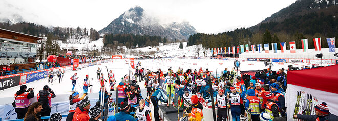 04.01.2015, Oberstdorf, Germany (GER): crowded finish area after the race- FIS world cup cross-country, tour de ski, pursuit women, Oberstdorf (GER). www.nordicfocus.com. Â© Felgenhauer/NordicFocus. Every downloaded picture is fee-liable.