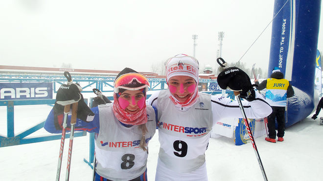 SOFIA HENRIKSSON (th) och Ebba Andersson var etta respektive tvåa i masstarten i klassisk stil vid Skandinaviska cupen i Östersund. Foto: THORD ERIC NILSSON