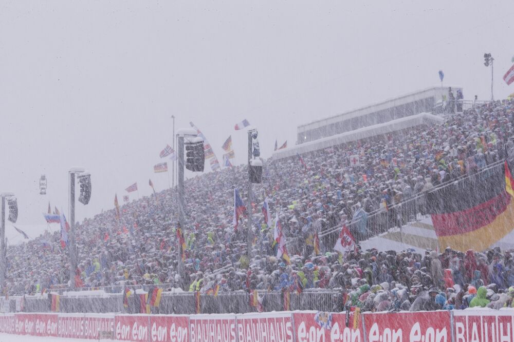 16.01.2016, Ruhpolding, Germany (GER):Event Feature: Fans on the grandstand wait in heavy snow - IBU world cup biathlon, mass women, Ruhpolding (GER). www.nordicfocus.com. © Manzoni/NordicFocus. Every downloaded picture is fee-liable. NordicFocus 16.01.2016, Ruhpolding, Germany (GER):Event Feature: Fans on the grandstand wait in heavy snow - IBU world cup biathlon, mass women, Ruhpolding (GER). www.nordicfocus.com. © Manzoni/NordicFocus. Every downloaded picture is fee-liable.