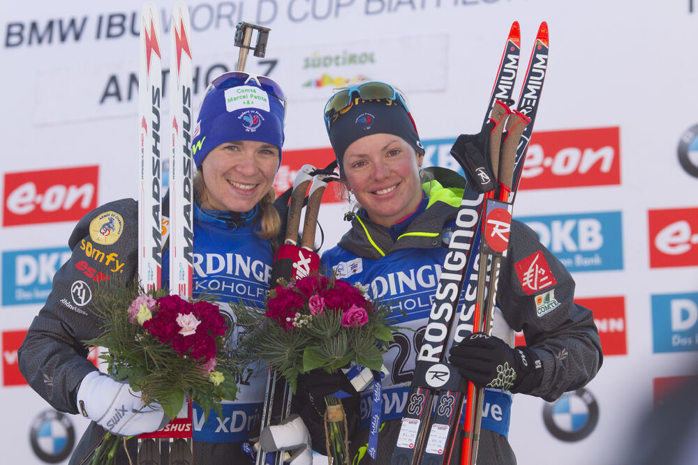 21.01.2016, Antholz, Italy (ITA):Anais Bescond (FRA), Marie Dorin (FRA), (l-r) -  IBU world cup biathlon, sprint women, Antholz (ITA). www.nordicfocus.com. © Manzoni/NordicFocus. Every downloaded picture is fee-liable.