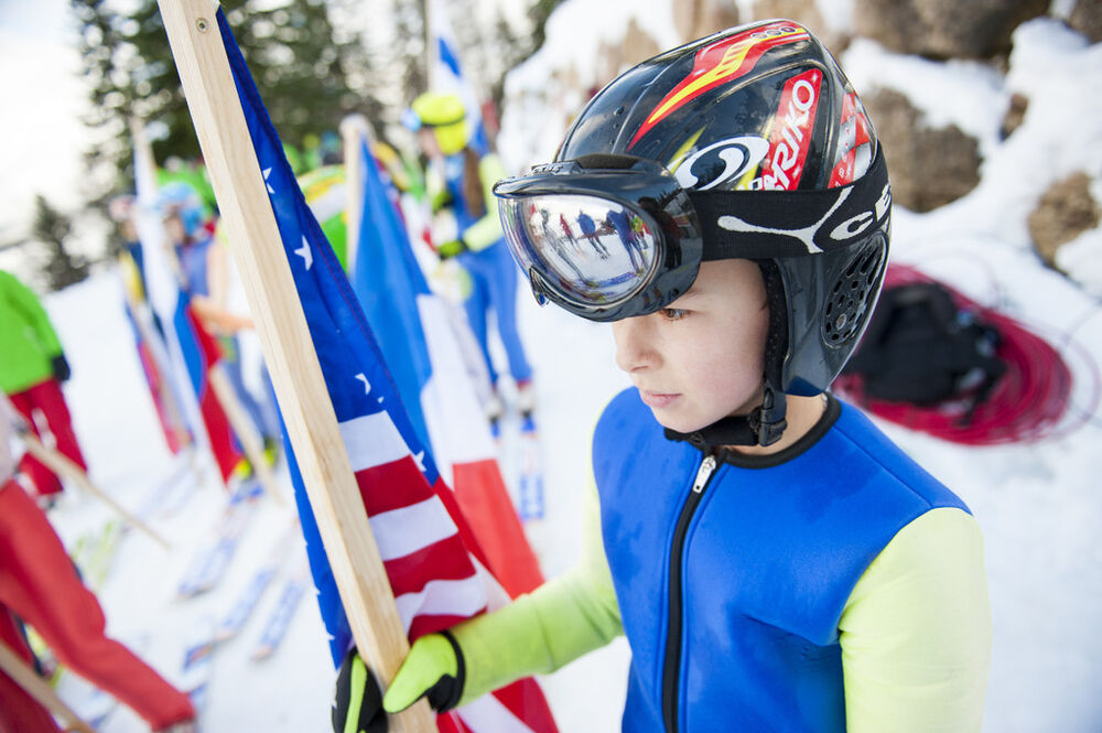 23.01.2016, Chaux-Neuve, France (FRA): Young ski jumper prepares for celebrating in Chaux Neuve SJ Stadium  - FIS world cup nordic combined, individual gundersen HS118/10km, Chaux-Neuve (FRA). www.nordicfocus.com. © Becker/NordicFocus. Every downloaded