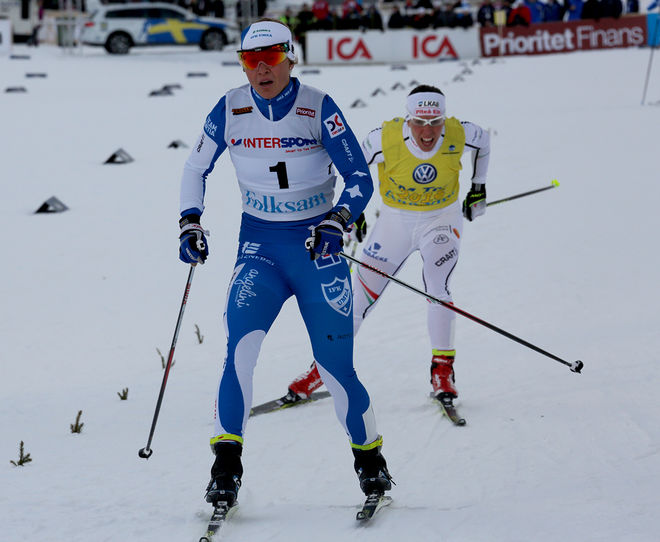 CHARLOTTE KALLA var chanslös mot andraårssenioren Jonna Sundling i semifinalen på SM-sprinten i Piteå. Foto/rights: KJELL-ERIK KRISTIANSEN/sweski.com