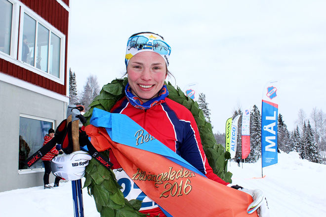 HELENA WIKLUND från Hybo var överlägsen i damklassen i Hälsingeleden på skidor. Foto: ARRANGÖREN