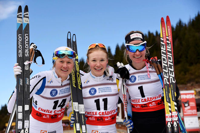 JONNA SUNDLING (mitten) vann VM-guld i U23-VM-sprinten i Rumänien före Nadine Fähndrich, Schweiz (th) och med Maja Dahlqvist (tv) på bronsplats. Foto: SOFIA HENRIKSSON
