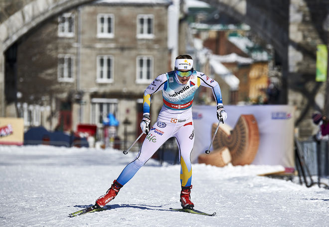 STINA NILSSON på väg mot en imponerande seger i Ski Tour Canada i Quebec. Foto: NORDIC FOCUS