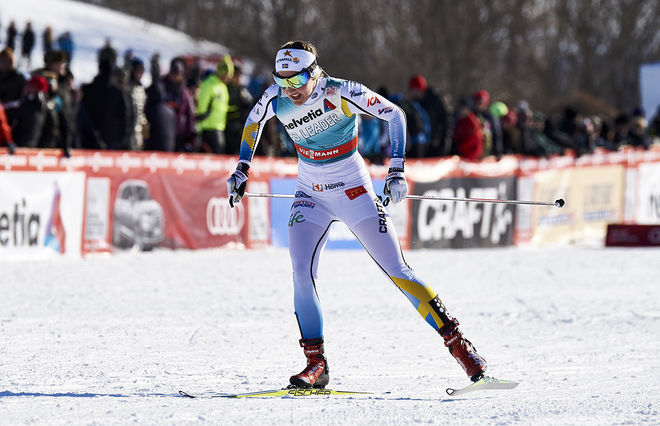 STINA NILSSON är bästa svenska i Ski Tour Canada, men hon tränade inte under måndagen och skickades istället till undersökningar. Nu vet man inte hur det blir med fortsättningen av touren. Foto: NORDIC FOCUS