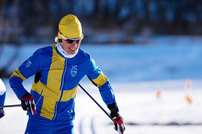 ERIK WICKSTRÖM på väg mot nytt världsrekord i 24-timmars non-stop-skidåkning i Vålådalen. Foto: VISMA SKI CLASSICS/ÅREFJÄLLSLOPPET