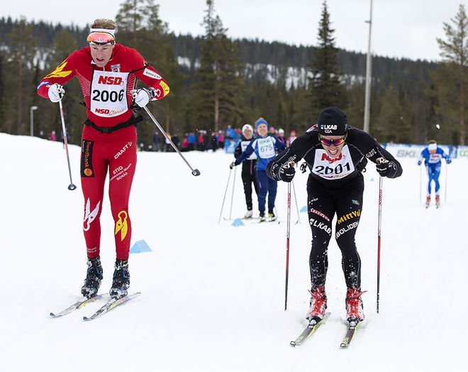 SÅ HÅRT VAR DET mellan Marcus Hellner (höger) och Gustav Nordström i finalen i Dundret Runt i Gällivare. Foto: MICHAEL RENSTRÖM, Imega Promotion