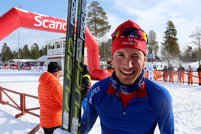 DANIEL SVENSSON vann Grovamila i norska Meråker överlägset före Tomas Northug, VM-finalist i sprint i Falun 2015. Foto/rights: KJELL-ERIK KRISTIANSEN/sweski.com