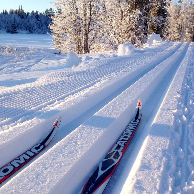 REDAN 15 OKTOBER skall man kunna åka skidor i Vålådalen - på snön från den förra vintern! ILLUSTRATIONSFOTO