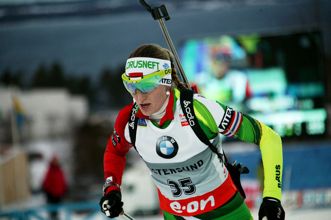 OS-DROTTNINGEN Darya Domracheva från Vitryssland fick under lördagen en dotter tillsammans med skidskytte-legenden och äkta mannen Ole Einar Bjørndalen. Här från världscupen i Östersund. Foto/rights: MARCELA HAVLOVA/sweski.com