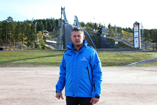 SKIDSPELSCHEFEN Jimmy Birklin hoppas på mycket folk på Lugnet i helgen. I tillägg till att besöka Nordic Ski Convention - Sveriges största skidmässa - kan man också åka skidor på Lugnet. Foto/rights: KJELL-ERIK KRISTIANSEN/KEK-photo