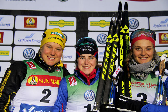 DOM TRE BÄSTA damerna i fredagens tävling, fr v: Hanna Falk (tvåa), Ebba Andersson (etta) och Stina Nilsson (trea). Foto: THORD ERIC NILSSON
