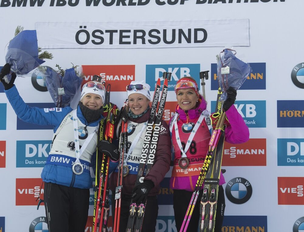 03.12.2016, Oestersund, Sweden, (SWE):Kaisa Maekaeraeinen (FIN), Marie Dorin Habert (FRA), Gabriela Koukalova (CZE), (l-r) - IBU world cup biathlon, sprint women, Oestersund (SWE). www.nordicfocus.com. Â© Manzoni/NordicFocus. Every downloaded picture i