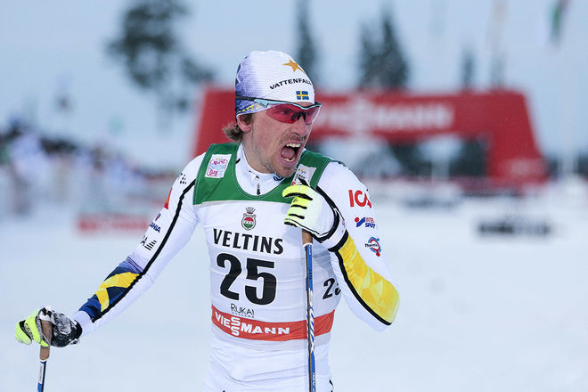 JOHAN OLSSON är inte känd för att åka många tävlingar varje säsong. Nu avstår han helgens världscup i Davos och ersätts av Anders Svanebo. Foto: NORDIC FOCUS