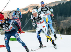 AXEL EKSTRÖM i Tour de Ski i vinter. Närke-åkaren har fått sitt stora genombrott den här säsongen och tog överraskande en plats i det svenska Tour-laget. Nu väntar U23-VM för Garphyttans juvel. Foto: NORDIC FOCUS