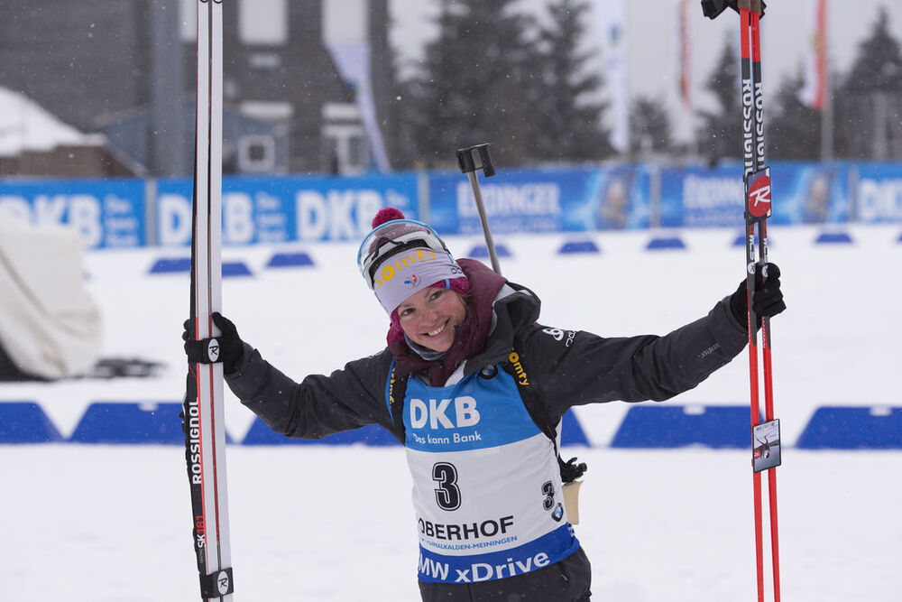 07.01.2017, Oberhof, Germany (GER):Marie Dorin Habert (FRA) -  IBU world cup biathlon, pursuit women, Oberhof (GER). www.nordicfocus.com. © Manzoni/NordicFocus. Every downloaded picture is fee-liable.