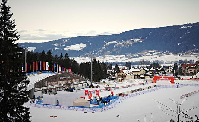 NORDIC ARENA i Toblach passeras i helgens Toblach-Cortina, nästa etapp i Visma Ski Classics. Det är också målet för söndagens fristilstävling. Foto: NORDIC FOCUS