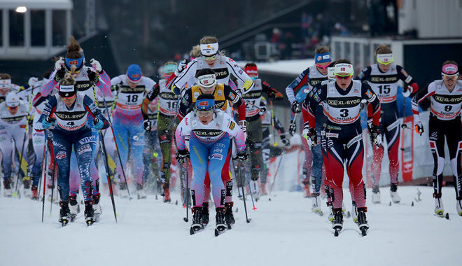 MASSTART BLIR det också i lördagens skiathlon för damer i Lahtis-VM. Här från världscupen i Falun i vinter. Foto/rights: MARCELA HAVLOVA/sweski.com