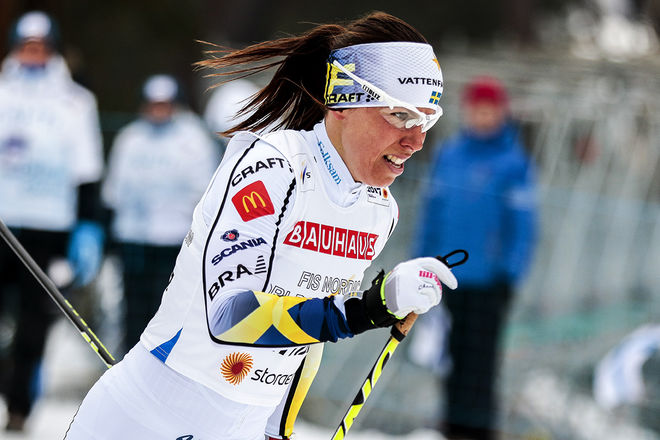 CHARLOTTE KALLA på väg mot ett härligt VM-silver i Lahtis under tisdagen. Foto: NORDIC FOCUS