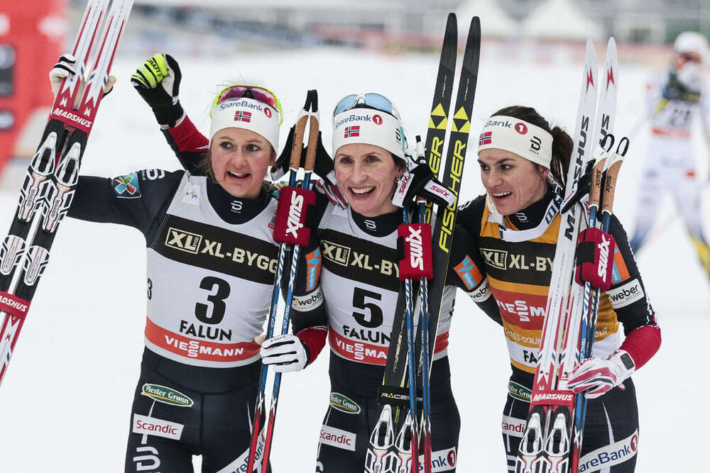29.01.2017, Falun Sweden (SWE):Ingvild Flugstad Oestberg (NOR), Marit Bjoergen (NOR), Heidi Weng (NOR), (l-r)  - FIS world cup cross-country, mass women, Falun (SWE). www.nordicfocus.com. © Modica/NordicFocus. Every downloaded picture is fee-liable.