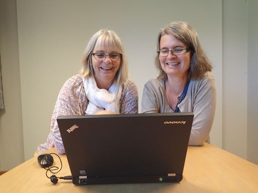 Anne og Trine jobber med klart språk Anne og Trine jobber med klart språk